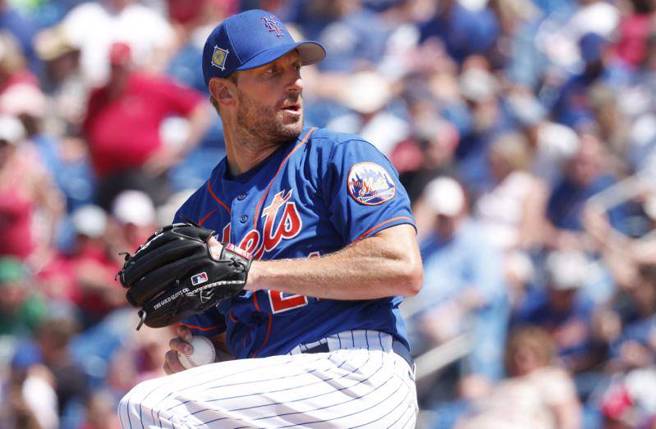 大都会投手薛尔瑟在春训中继。（路透）