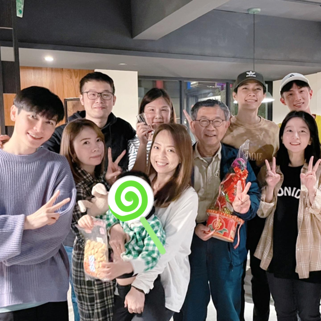 如今阿本时隔两年，借着庆生场合澄清两人关系。(图／阿本@FB)