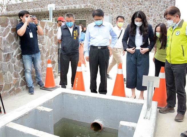 屏東工業區汙水經處理後排放至殺蛇溪，可望提升沿岸水質。（林和生攝）