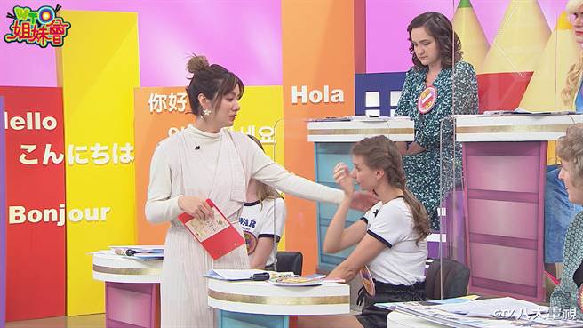 佳娜泪诉每次与家人通话都当最后一次！（八大提供）