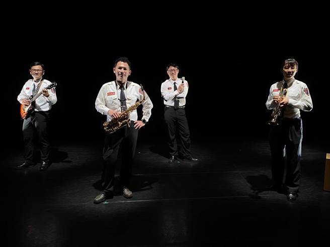 嘉县消防局4位打火弟兄自组「消防四＋1」乐团，改编英国摇滚乐团披头四风靡全球的反战歌曲《Imagine》歌词，花了1个月时间练习、录制清明防火影片。（嘉义县消防局提供∕吕妍庭嘉义传真）