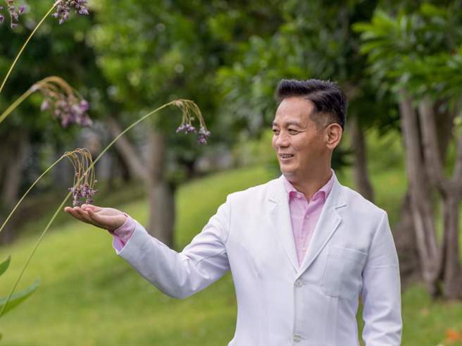 洛桑加参医师。(图/时报出版提供)