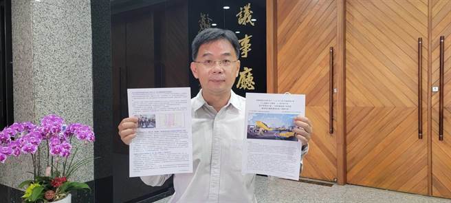 高市議員郭建盟今（28）日質詢時舉例中山一路竟然鋪4次、塌4次，質疑高市府路平政策做半套。（柯宗緯翻攝）