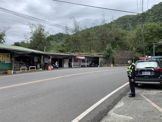 嘉義縣中埔分局針對澐水到大埔路段加強取締勤務，光26日、27日兩天就開單取締14件。（中埔分局提供∕呂妍庭嘉義傳真）