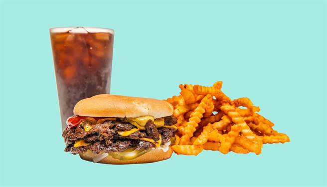 快餐车限定特制双层牛肉堡。（业者提供）