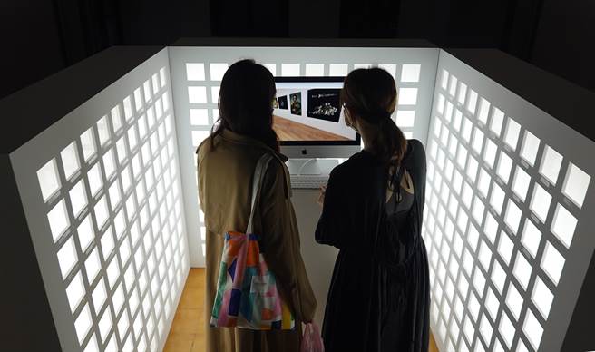 黄豆泥和凌宗廷的作品「宝藏／道」，连结虚拟艺廊与NFT平台，尝试透过多面向的串联与转移，让来自各宇宙概念的 彼此，在存在与不存在之间共同连结摆盪。（姚志平摄）