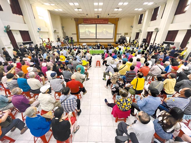 高市大林蒲迁村案27日举行第二次说明会。（袁庭尧摄）