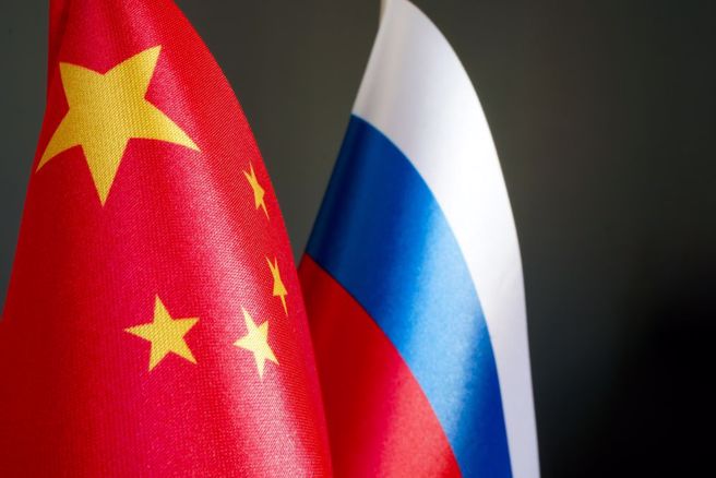 俄称与中国关系空前坚强 拟限不友善国家人民入境	