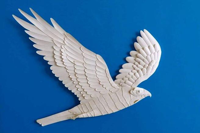 纸雕鵟鹰栩栩如生。　图：参山国家风景区管理处／提供