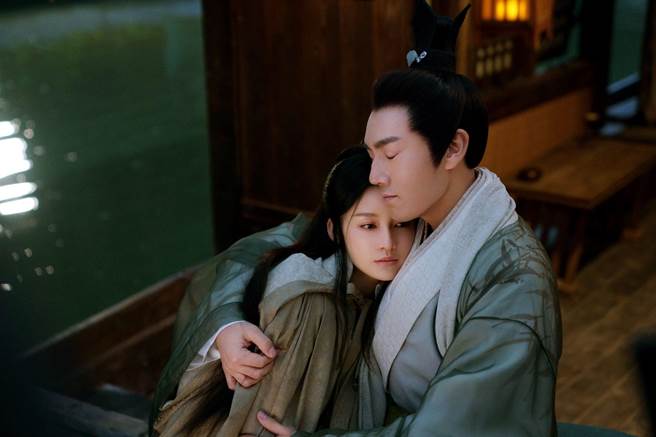 李沁与秦昊剧中相恋。（中视提供）