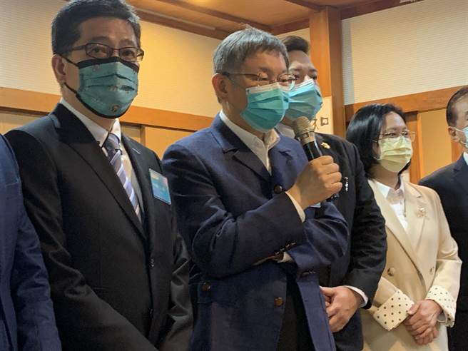 台北市長柯文哲今天表示，原本有訪美的規畫，因為疫情走不開而延後；至於訪新加坡個人行程會另外處理。（林縉明攝）