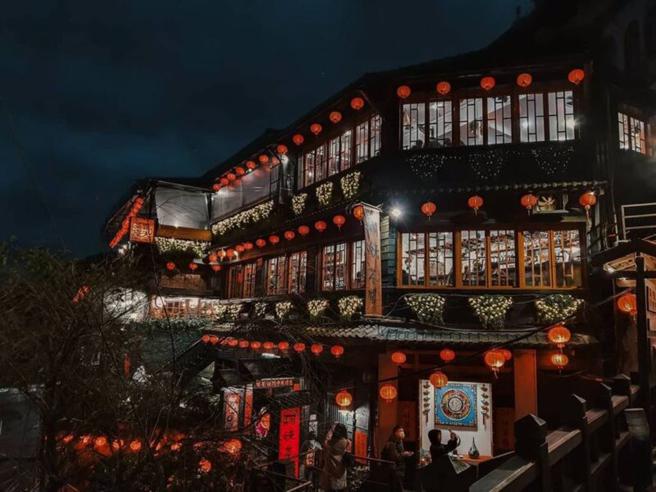 一秒掉入宫崎骏动画世界！独享霍尔城堡 寻觅千寻隧道 (图片／ReadyGO)