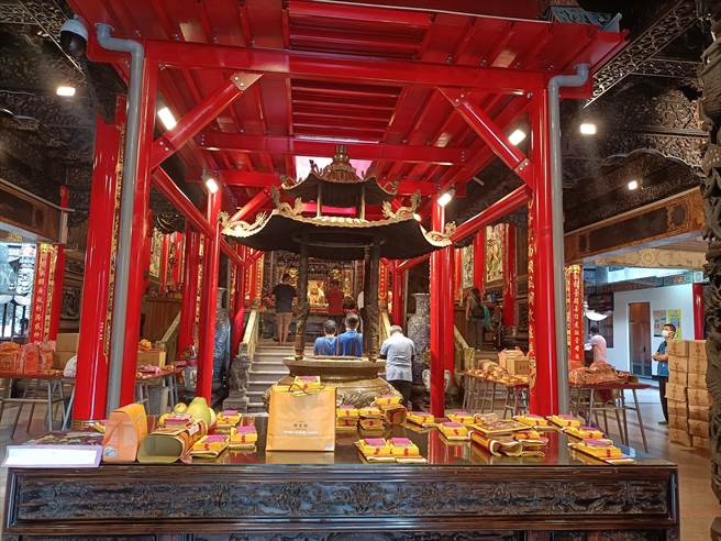 大甲镇澜宫将于4月8日举行遶境活动，由于国内疫情升温，庙方表示将全力配合政府防疫政策。（陈淑娥摄）