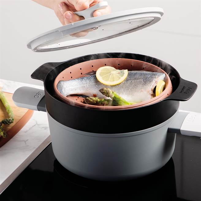 比利时BergHOFF LEO不沾双耳汤锅24CM＋蒸盘。（旺代企业提供） 