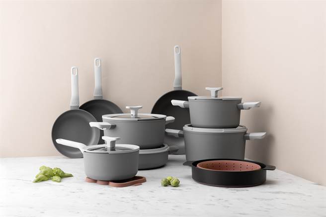 比利时BergHOFF LEO雾灰不沾锅系列，单把锅18CM、汤锅24CM、煎炒锅28CM、蒸盘24CM。（旺代企业提供） 