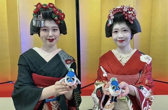 台南市吉祥物「鱼头君」前往日本秋田担任观光大使大受欢迎。（市府提供／洪荣志台南传真）