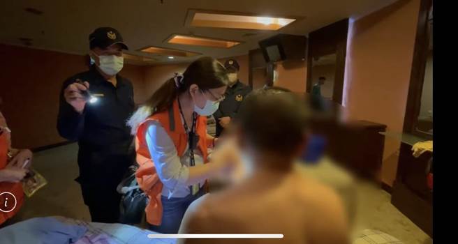 李男未戴口罩遭罰，聲稱不知道規定。（翻攝照片／高雄洪靖宜傳真）