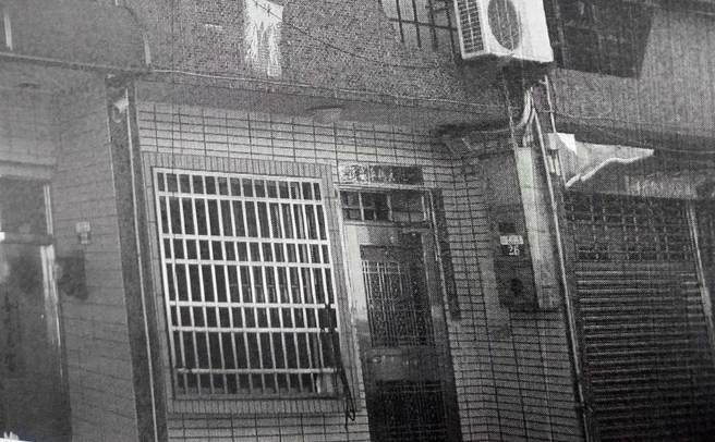 嘉义1间屋龄46年凶宅，开价450万，前接体员、畅销作家「BigBrother大师兄」分享屋况照惊见里头壁癌相当严重，甚至有整面墙油漆斑剥。（资料照，非当事者照片）