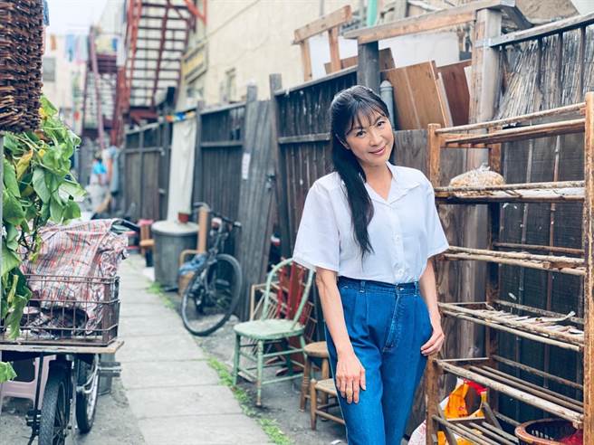 《妈的多重宇宙》中杨紫琼年轻的模样。（取自FB）