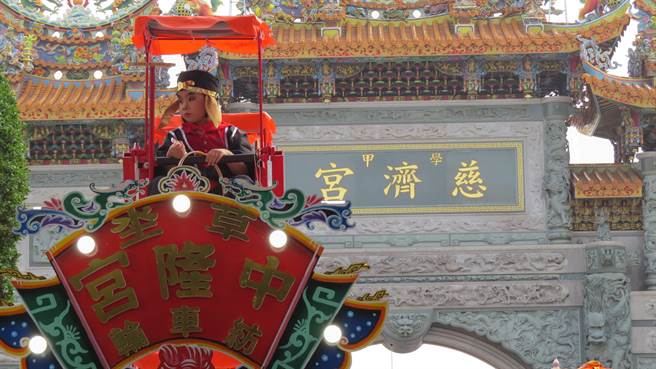 台南「学甲上白礁」谒祖遶境祭典4月9日登场，学甲中草坔中隆宫「纺车轮」将恢復以真人艺阁的方式参与。（学甲慈济宫提供／张毓翎台南传真）