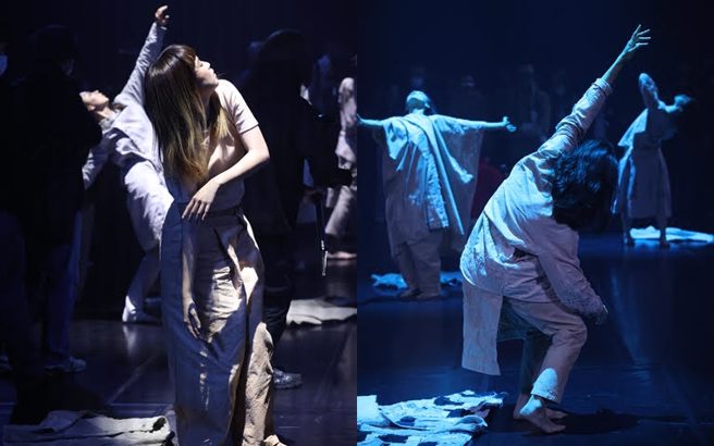 当四周灯光暗下后，穿着品牌特色服装的舞者就站立在你的面前，藉由舞蹈动作的呈现，传达出设计师想告诉社会大眾的理念与想法。(图／品牌提供)








