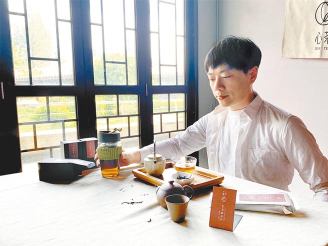 心茶共同創辦人劉俊廷以科技業產品企劃背景進軍文創產業，一戰成名。圖／心茶提供