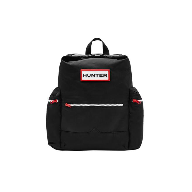 京站31日起至4月5日推出HUNTER的上方開扣尼龍迷你後背包，原價4080元，獨家特價2500元。（京站提供）