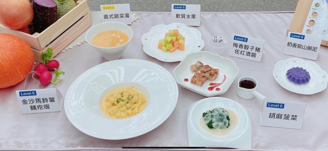 轻松学会 IDDSI 好嚼好吞食物制备技巧，即使是软食，也能做到色香味俱全，为吞咽困难者提供美食需求。（图／原水文化提供）