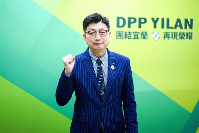 民进党提名宜兰市公所专员黄福生参选员山乡长。（李忠一摄）