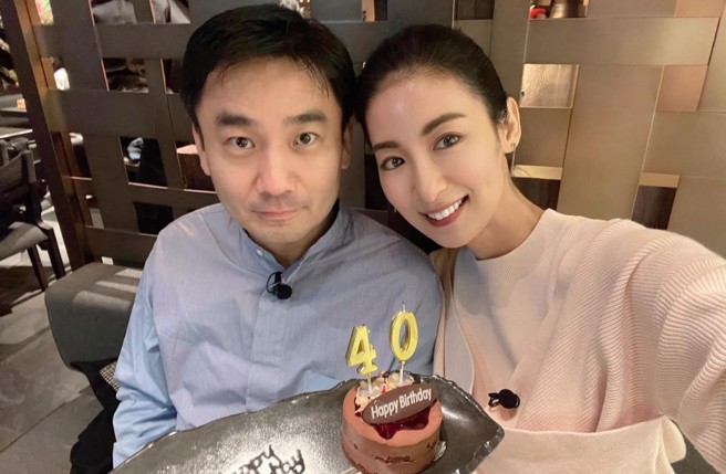 大久保麻梨子来台发展多年，连感情都在台湾落地生根，2016年嫁给台籍老公Jerry。(翻摄自大久保麻梨子 Okubo Mariko脸书)