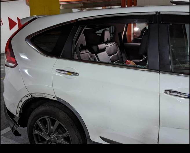 在汽車旅館找到鍾男車輛。（翻攝照片／高雄洪靖宜傳真）