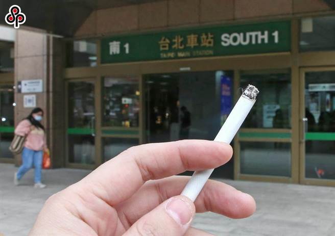 高雄賴姓女子居住在三民區某大樓，但居住在同樓層的鄰居林男時常在樓梯間抽菸，導致刺鼻菸味從門縫竄進賴女家，賴女多次勸阻無效，憤而告上法院，最終賴女獲敗訴。（本報資料照片）