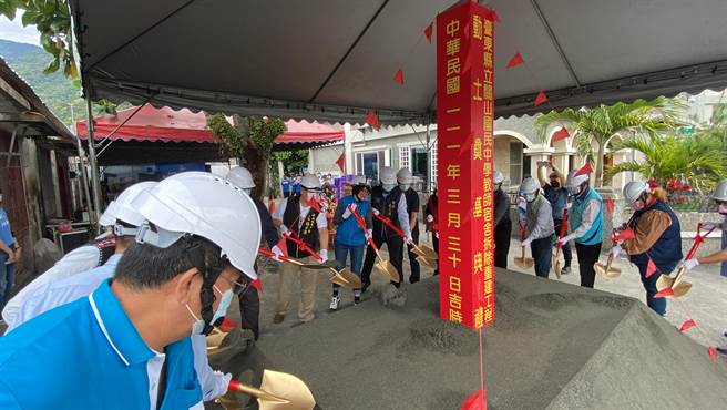 台東縣關山國中教師宿舍重建30日動土。（蔡旻妤攝）