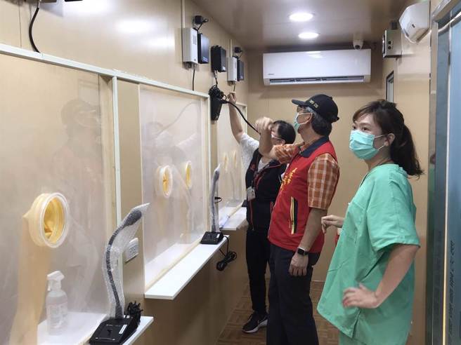 基隆疫情扩散检疫所爆满，陈时中4点与王必胜亲赴视察。图为基隆社区筛检站。（资料照/陈彩玲摄）