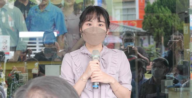 2022第8届爱台东梦想资助计画30日公布得奖名单，今年最终评选出8组，平均年龄21岁。（蔡旻妤摄）