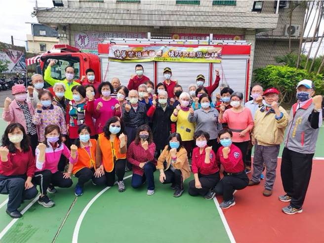 桃园市消防局第一救护大队茄苳分队30日上午9点多，选于八德区广德市民活动中心办理社区防火宣导活动。（茄苳分队提供／陈梦茹桃园传真）
