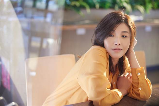 苏慧伦为全联咖啡演唱年度主题曲〈我是我的〉。（相信音乐提供）