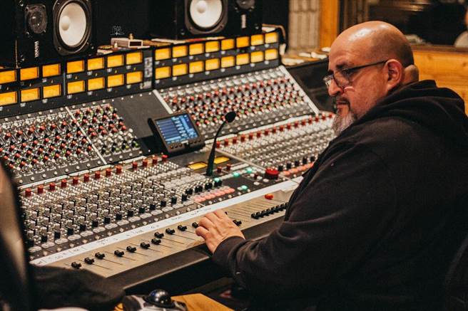 四座葛萊美獎得主、聲音設計師馬塞洛．阿內茲首度來台，他在雲門舞集新作《霞》裡擔任音場設計。（Marcelo Anez提供）