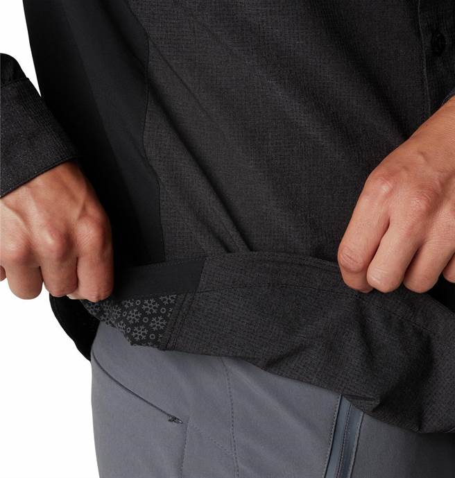 Columbia凉感快排衬衫运用凉感材质及透气网布增加舒适感。（俊岳提供）