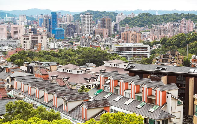 原物料飙涨、基本工资调升，加上政府多重打房，中小型建商已经撑不下去，预期8、9月会有一批倒闭潮，将波及购屋民眾。（本报资料照片）