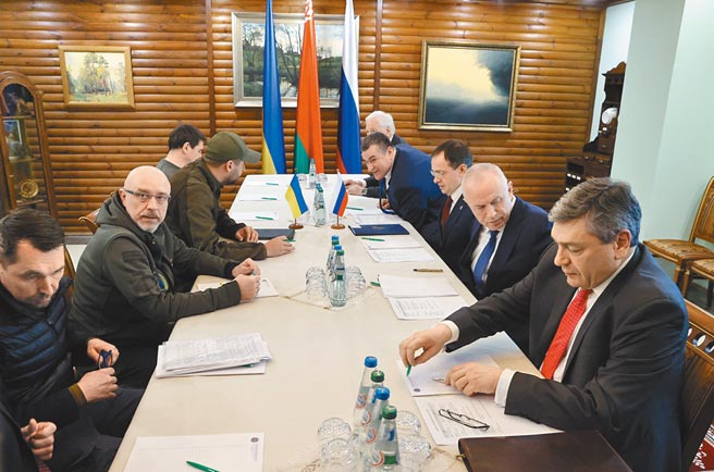 图为3月初，俄乌在白俄罗斯开始第二轮谈判。（新华社）