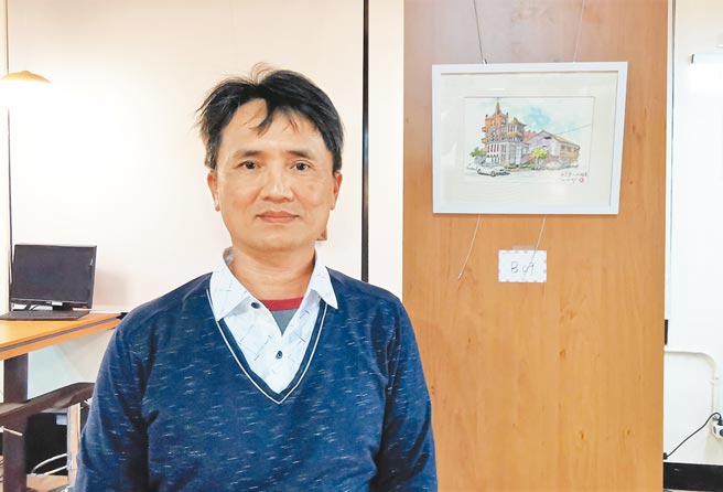 曾文农工退休老师郑胜方。（刘秀芬摄）