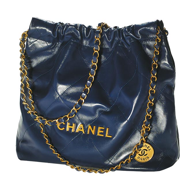 CHANEL 22小型款提包，15萬5100元。（CHANEL提供）
