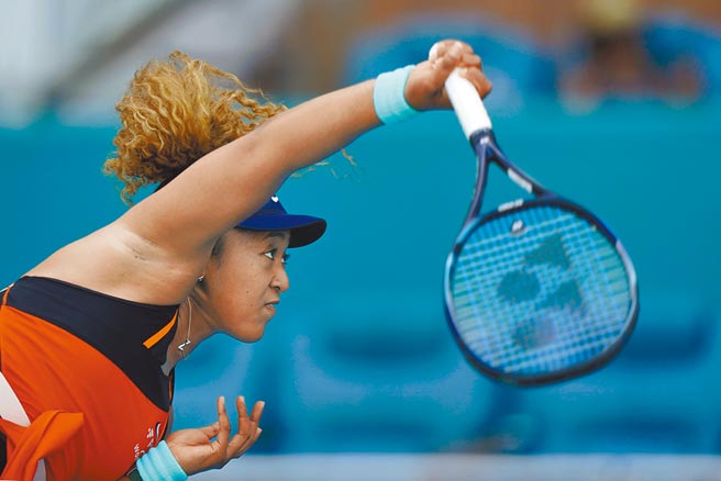 大坂直美直落2闯入迈阿密大师赛女单8强。（美联社）