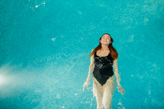 正妹學打水遭教練「隔衣摳10秒」 她驚逃泳池提告下場曝