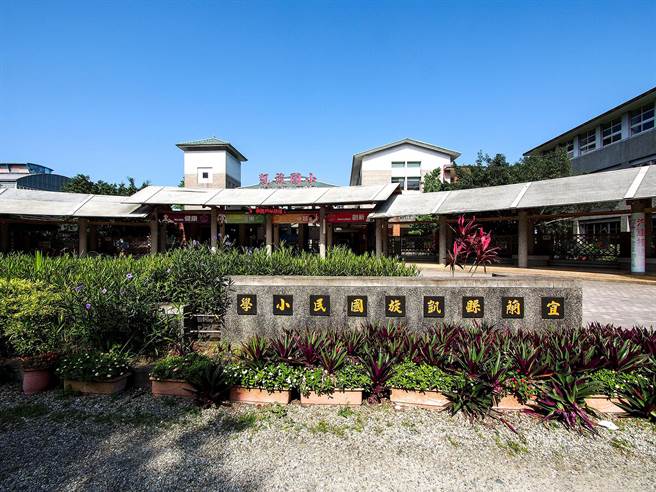 宜兰县凯旋国小传有确诊者足迹，今天师生全面在校内採检。（本报资料照片）