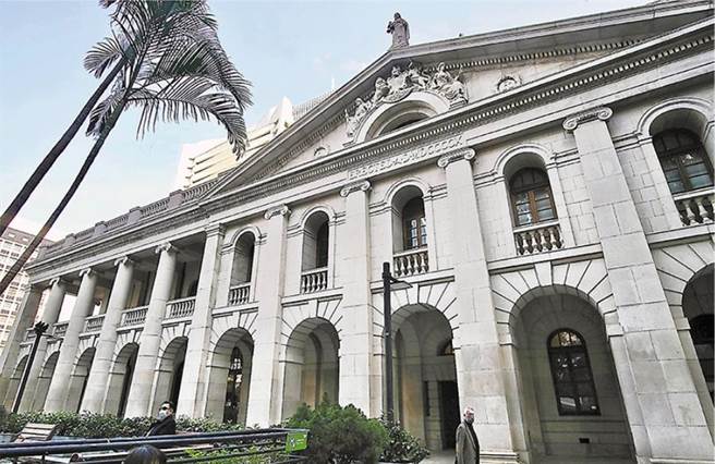 英國最高法院院長韋彥德（Robert Reed）與副院長賀知義（Patrick Hodge）昨日宣布辭去香港終審法院海外非常任法官職務。圖為香港終審法院。（文匯報）