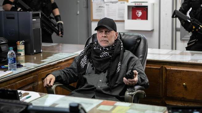 布鲁斯威利因罹患「失语症」将息影治疗。（车库娱乐提供）