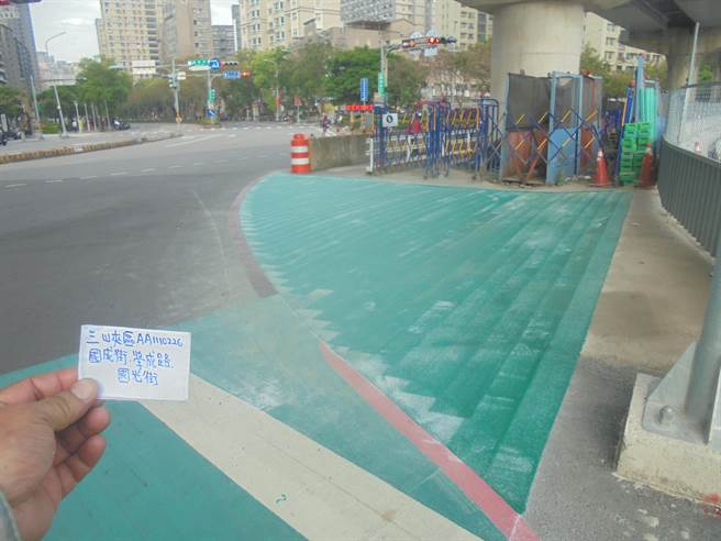 台北客运北大调度站因租约届期，拟迁移至国成街两侧空地，因邻近北大国小，引发家长反弹。新北市交通局表示，台北客运三峡北大公车调度站申请案已退回。（新北市交通局提供）