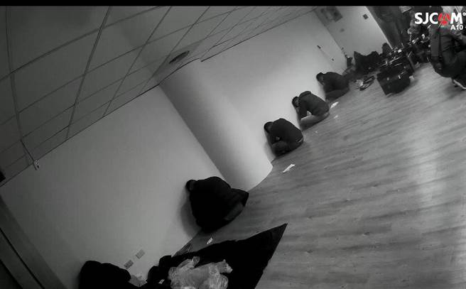 25岁郭姓主嫌伙同6名同伙筹组诈欺集团，于社群网站上张贴在家兼职广告，再进一步冒用投资公司名义，诱骗被害人投资虚拟货币。（警方提供）